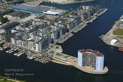 Metropolis bygningen og Kanalbyen på Sluseholmen i Københavns havn fotograferet fra luften 20090623<br><br>Foto: Arne Magnussen